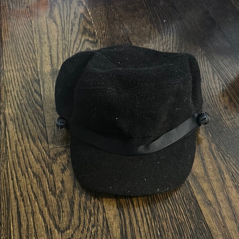 Black Wool Cap‎